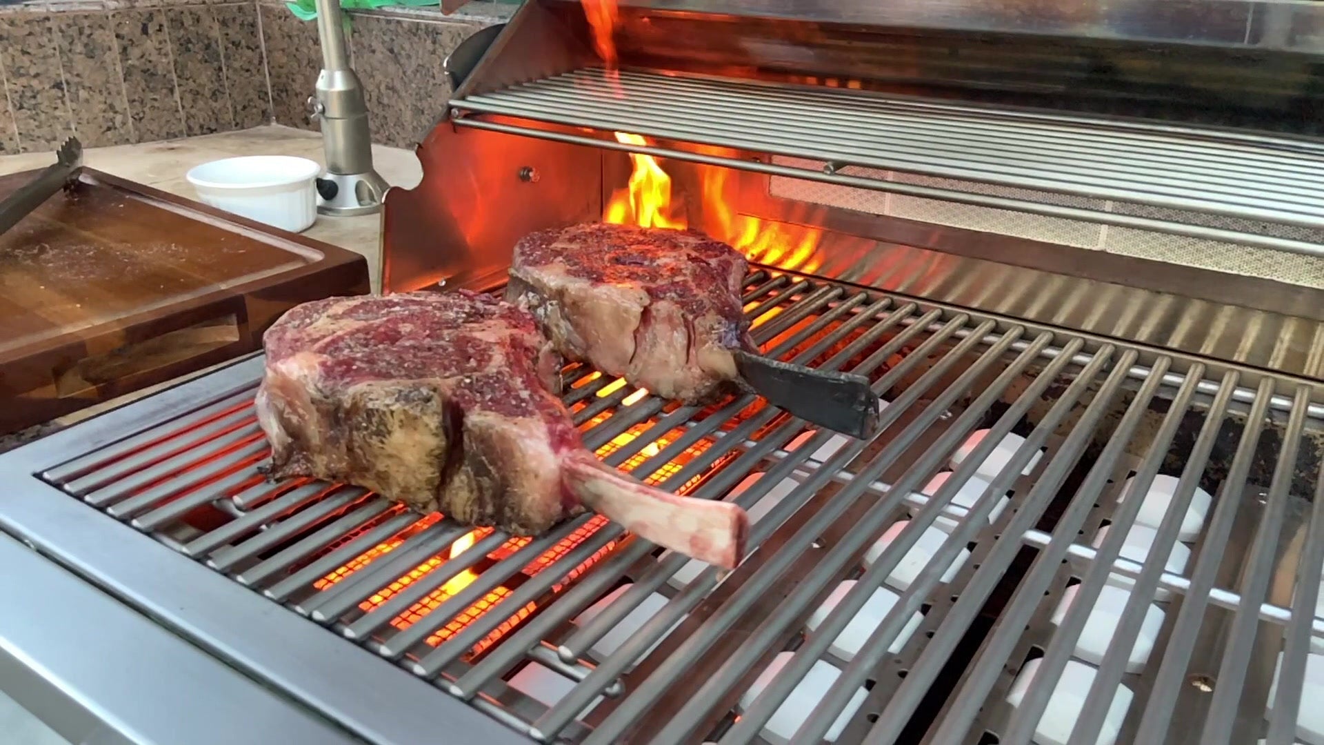 Kokomo Grills Aruba BBQ Island with 12β x 12β Pergola & Built-In BBQ Grill