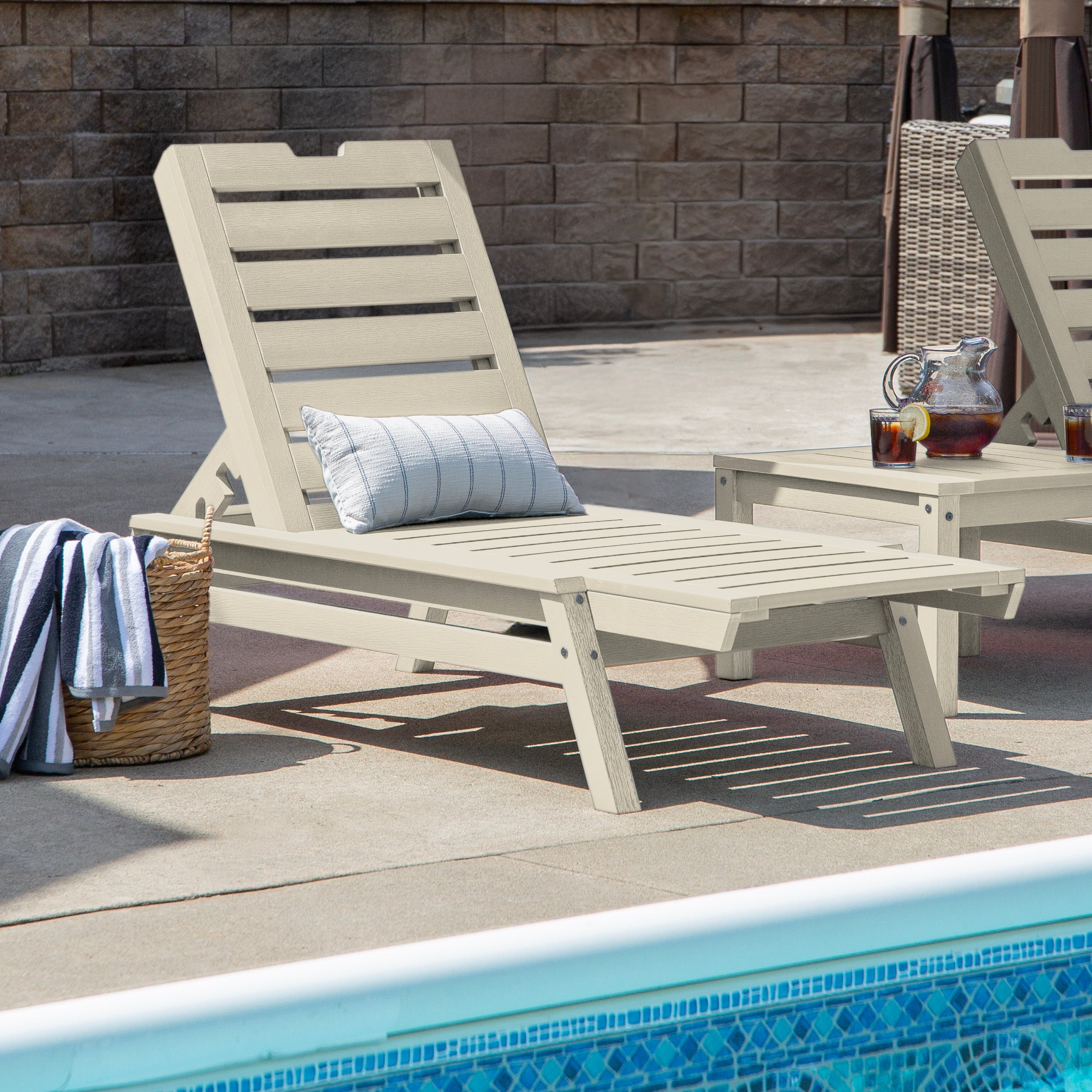Sequoia Outdoor Aurora Stackable Chaise Lounge