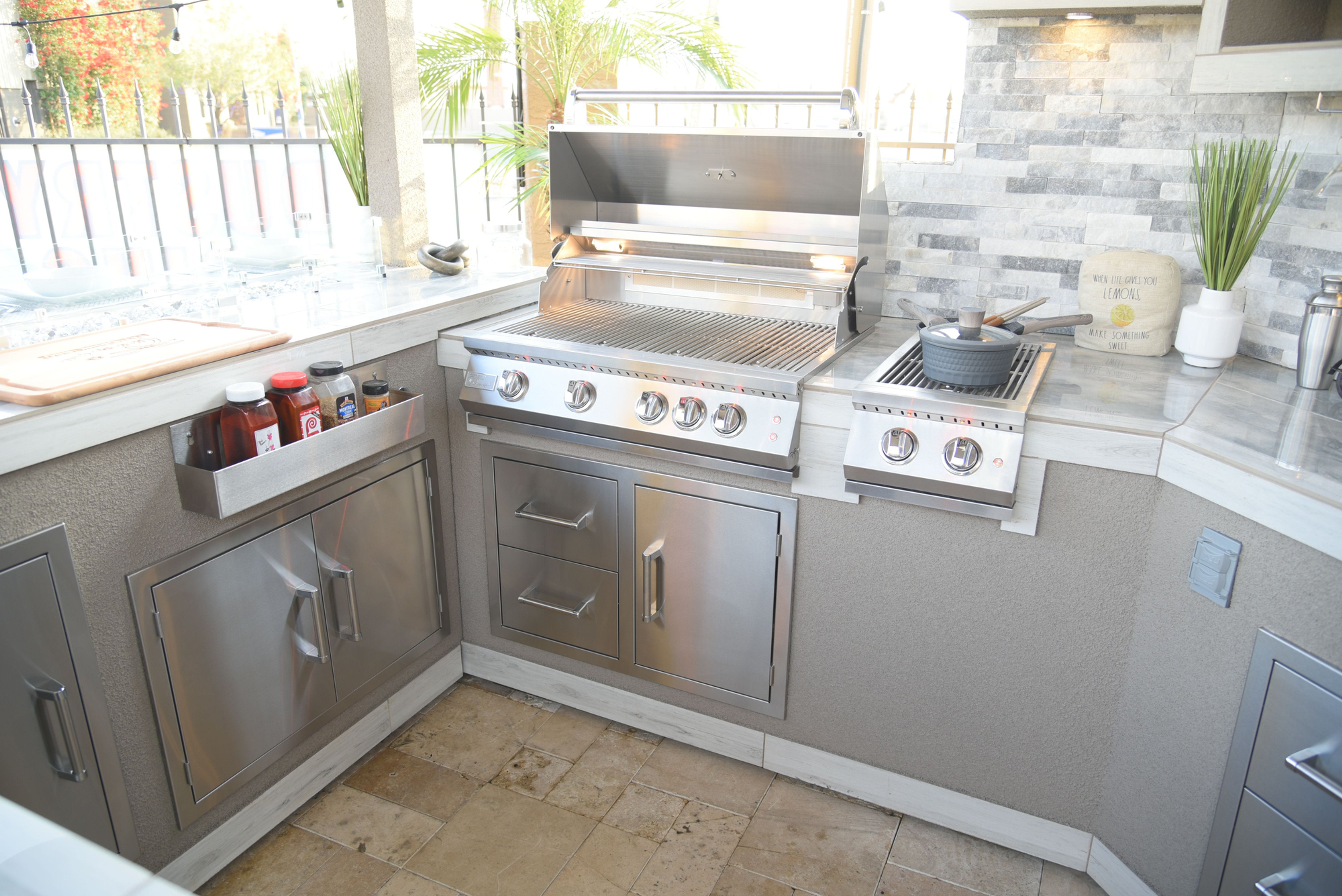 Kokomo Grills Bermuda BBQ Island with TV