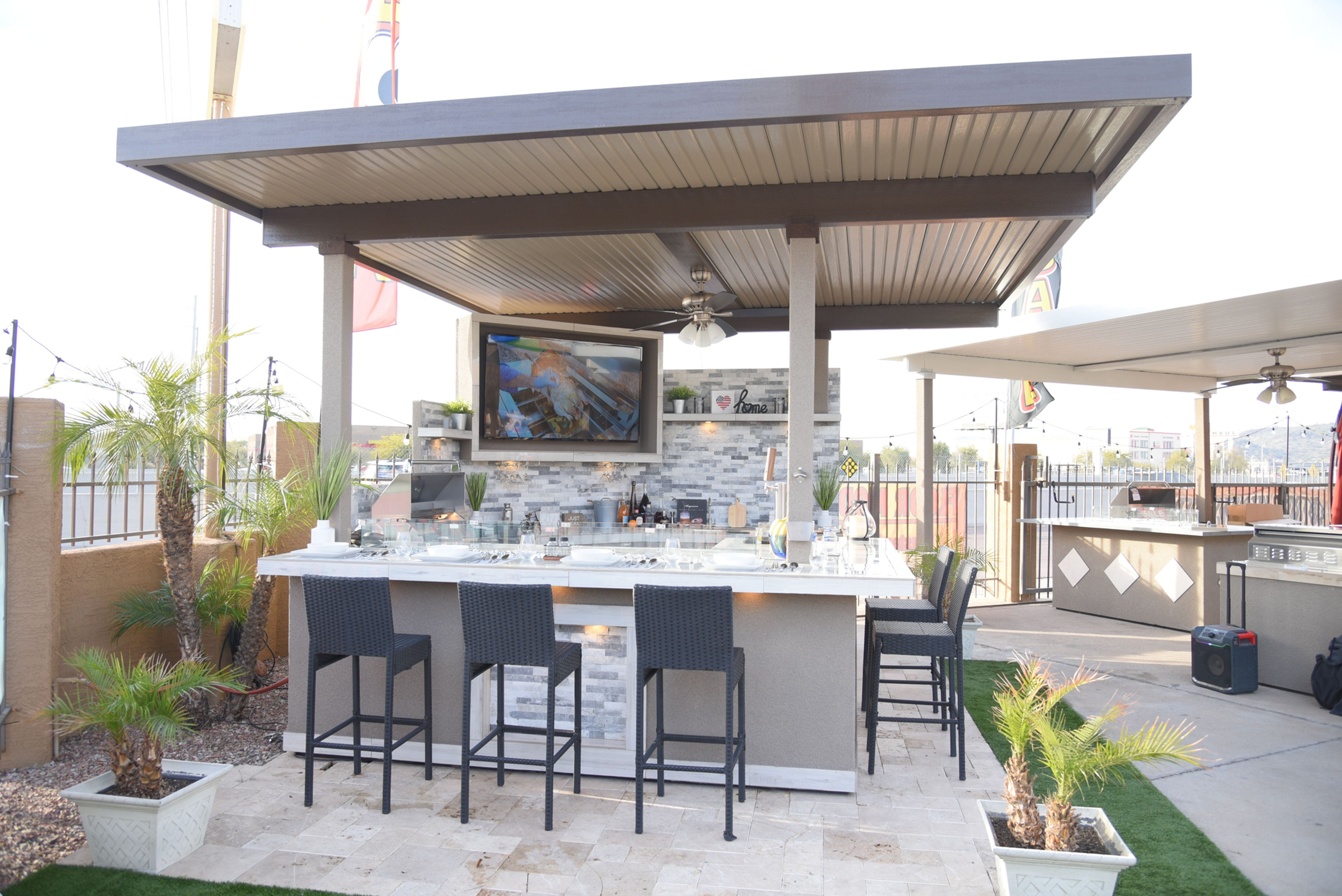 Kokomo Grills Bermuda BBQ Island with TV