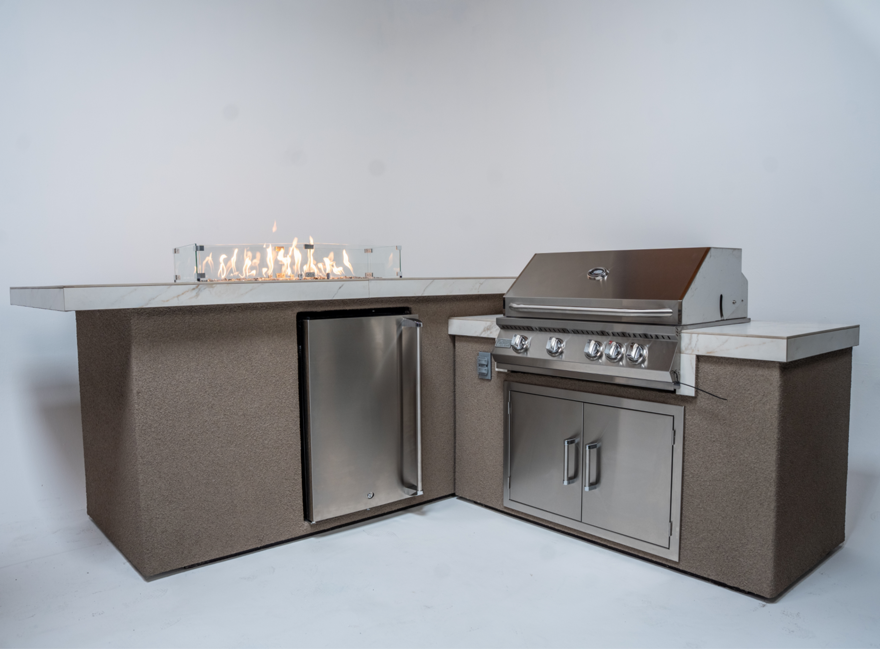 Kokomo Grills Baja W/ Fire 7’6” x 9’ Outdoor Kitchen Island