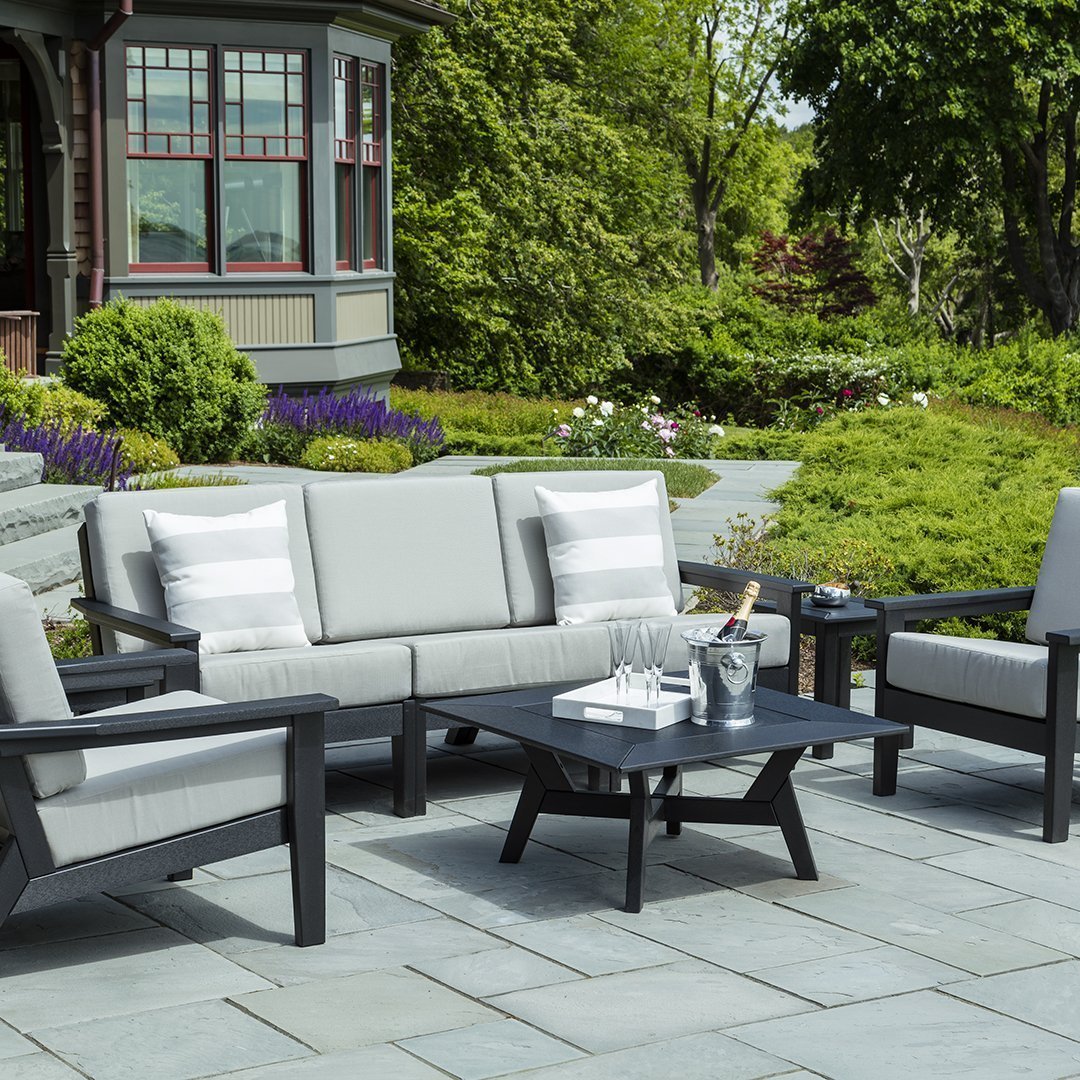 Seaside Casual DEX Square Chat Table